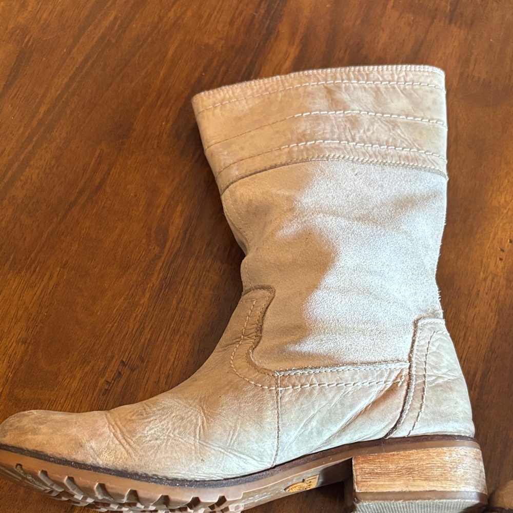 Timberland Women's cream/bone color slouchy Leather Boots - Picture 5 of 9